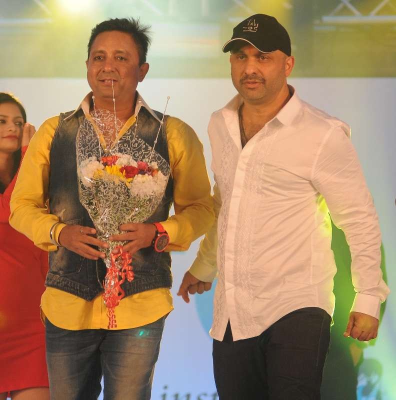 Mumbai: Singer Sukhwinder Singh during the annual fashion show organized by IITC Institute Global Careers in Mumbai, on Dec. 22, 2014. (Photo: IANS)