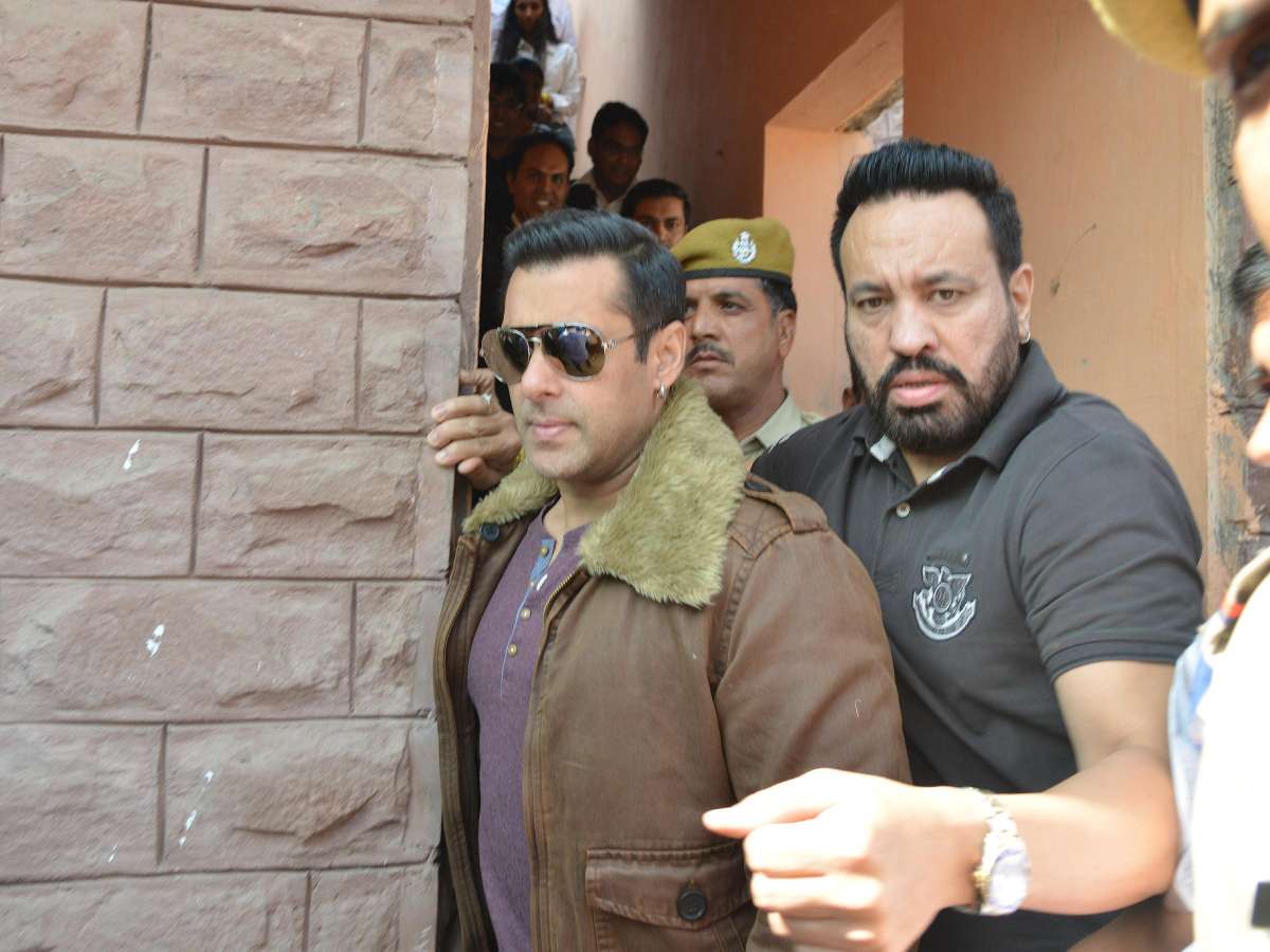 Jodhpur: Actor Salman Khan arrives to appear before a Jodhpur Court in connection with 1998 blackbuck poaching case on Nov 14, 2014. (Photo: IANS)