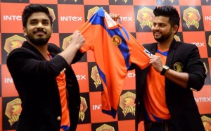 Entrepreneur and owner of the Indian Premier League`s Gujarat Lions Keshav Bansal and team`s captain Suresh Raina unveils the team jersey for IPL-2016 during a programme in New Delhi (Photo: IANS)