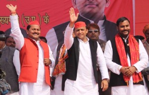 Uttar Pradesh Chief Minister Akhilesh Yadav during an election campaign in Mathura of poll bound Uttar Pradesh (Photo: IANS)