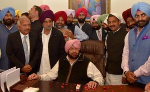 Captain Amarinder Singh takes charge as the Punjab Chief Minister in Chandigarh  (Photo: IANS)