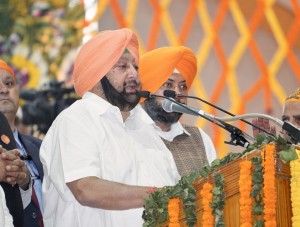 Sultanpur Lodhi: Punjab Chief Minister Captain Amarinder Singh addresses during the 55oth birth anniversary celebrations of Guru Nanak Dev in Sultanpur Lodhi, Punjab on Nov 12, 2019. (Photo: IANS)