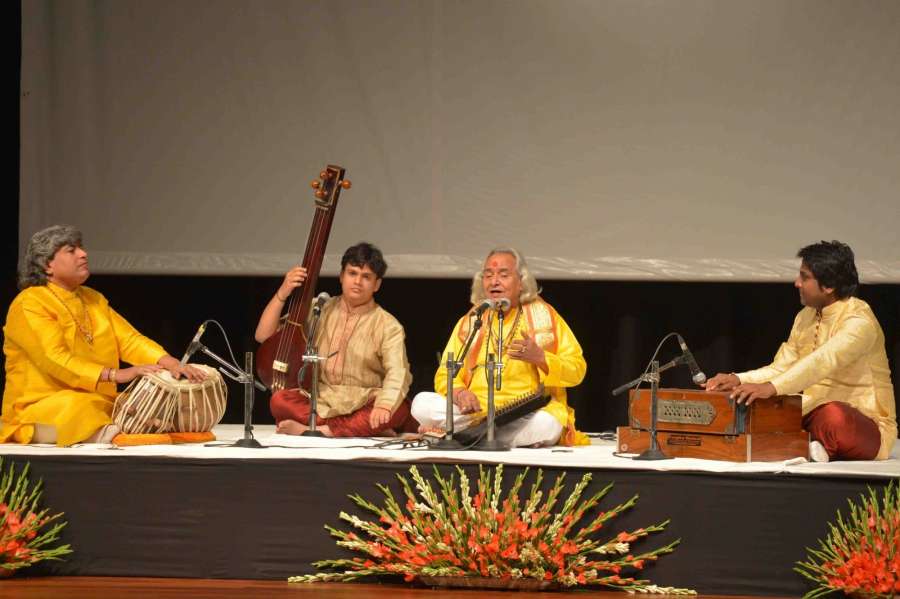New Delhi: Pandit Chhannulal Mishra and others perform Hindustani Classical music performance at Rashtrapati Bhavan, in New Delhi on Aug 20, 2016. (Photo: IANS/RB)