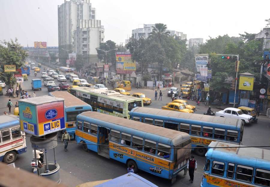 Kolkata: A view of Kolkata roads during the 12-hour general strike called by 18 Left and other parties against demonetisation in Kolkata, on Nov 28, 2016. (Photo: Kuntal Chakrabarty/IANS)