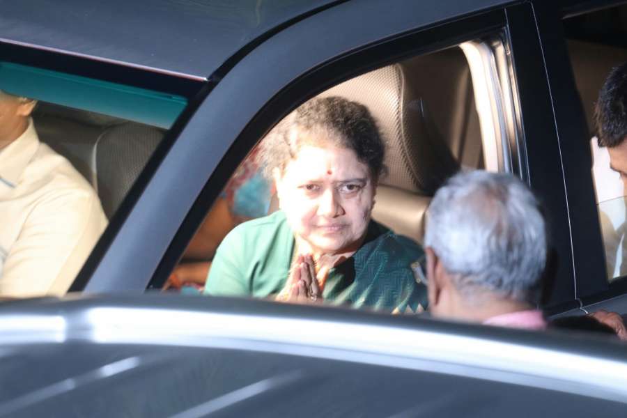Chennai: AIADMK General Secretary V.K. Sasikala leaves the Kuvathur resort where she was living since past few days aft the Supreme Court directed Sasikala and the others involved in disproportionate assets case to "immediately" surrender before the trial court and ordered them to serve the remaining portion of their jail term, in Chennai on Feb 14, 2017. (Photo: IANS) by . 