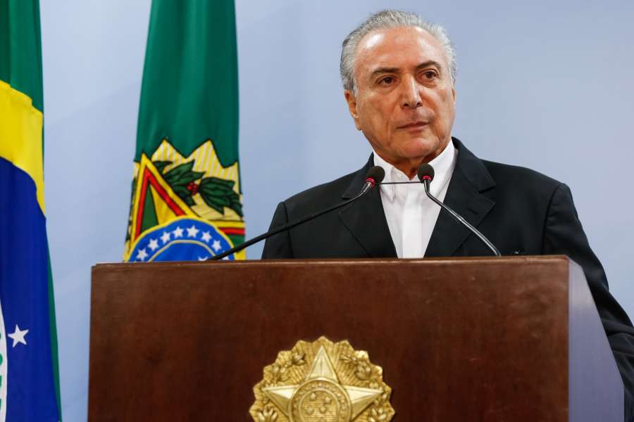 BRASILIA, May 21, 2017 (Xinhua) -- Photo provided by the Presidency of Brazil shows Brazilian President Michel Temer delivering a speech to the nation in Brasilia, Brazil, on May 20, 2017. Brazilian President Michel Temer on Saturday demanded that the Supreme Court (STF) investigation against him be dropped and claimed that an audio recording implicating him in bribery had been doctored. (Xinhua/Marcos Correa/Brazilian Presidency/IANS) by .