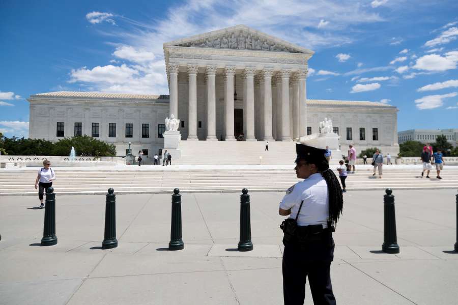 U.S.-WASHINGTON D.C.-SUPREME COURT-TRUMP-REVISED TRAVEL BAN by .