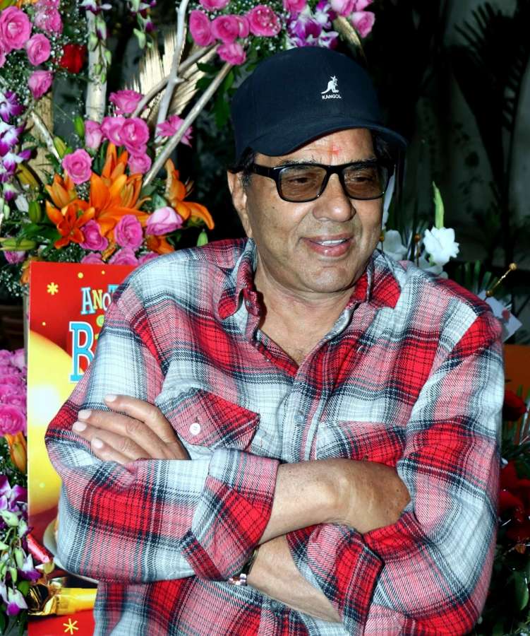 Mumbai: Actor Dharmendra celebrates his 81st birthday at his residence, in Mumbai, on Dec 8, 2016. (Photo: IANS) by . 