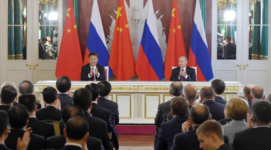 MOSCOW, July 4, 2017 (Xinhua) -- Chinese President Xi Jinping and his Russian counterpart Vladimir Putin meet the press after their talks in Moscow, Russia, July 4, 2017. (Xinhua/Zhang Duo/IANS) by . 