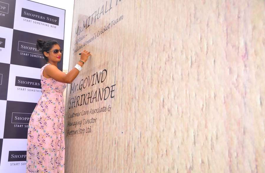 Bengaluru: Indian women's cricket team captain Mithali Raj gives an autograph on a huge cricket bat claimed to be world's largest by a retailing company that has created in Bengaluru on April 20, 2017. (Photo: IANS) by . 