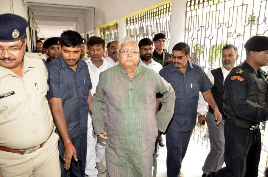 Ranchi: Rashtriya Janata Dal (RJD) Supremo Lalu Prasad Yadav arrives to appear before special CBI Court in connection with a multi-crore fodder scam case in Ranchi on July 7, 2017. (Photo: IANS) by . 