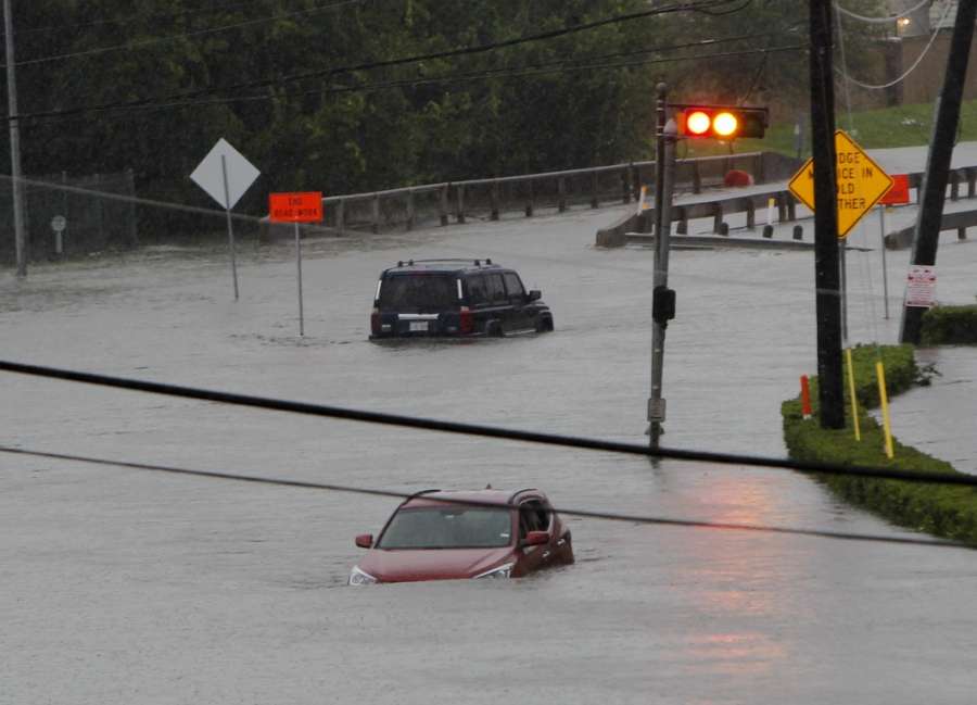 HOUSTON, Aug. 27, 2017 (Xinhua) -- Vehicles are stranded in flood in great Houston area, Texas, the United States, Aug. 27, 2017 as the Hurricane Harvey made its strong landfall over the Texas Gulf Coast Friday night. Widespread and worsening flood conditions prompted the closure of nearly every major road in Houston as the outer bands of Harvey swept through the Houston area over the weekend. Latest news reports said the storm death toll has climbed to at least 5. (Xinhua/Song Qiong/IANS) by .
