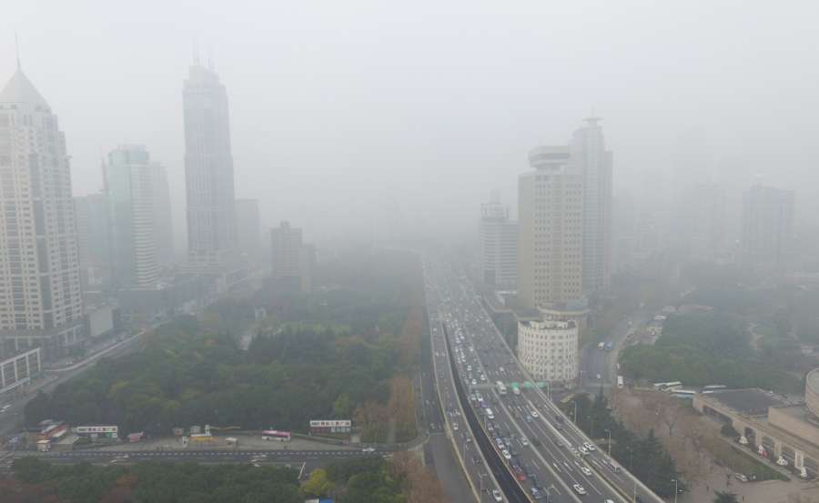 CHINA-SHANGHAI-SMOG-BLUE ALERT (CN) by .