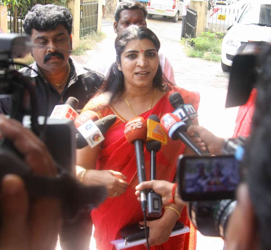 Kochi: Saritha S Nair - the prime accused in the solar scam arrives to appear before Solar Commission in Kochi on Jan 12, 2017. (Photo: IANS) by .