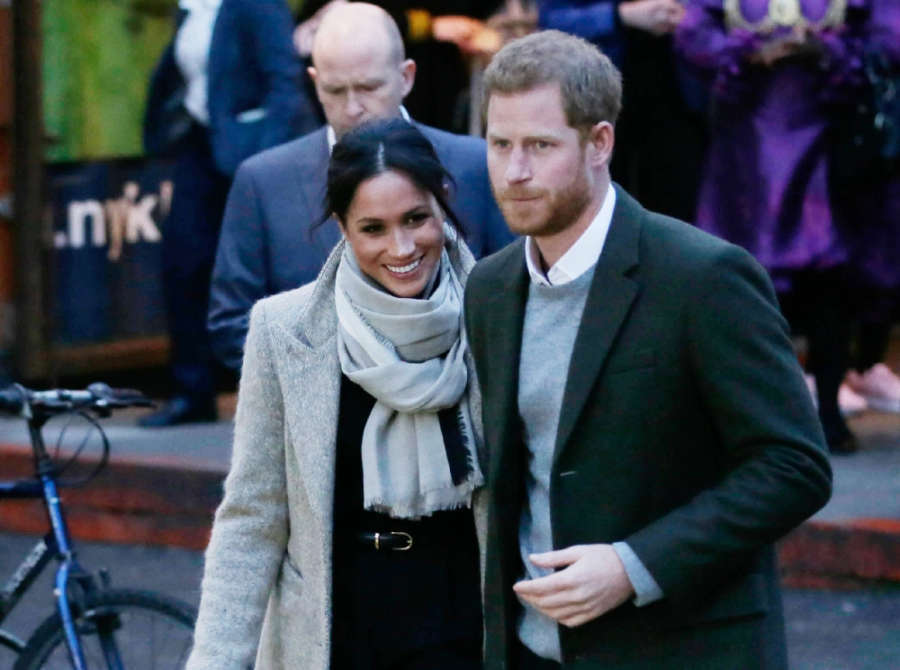 LONDON, Jan. 9, 2018 (Xinhua) -- Prince Harry and Meghan Markle leave after a visit to Reprezent Radio at Pop Brixton in London, Britain, on Jan. 9, 2018. Prince Harry and Meghan Markle are to marry in a ceremony at Windsor castle on May 19. (Xinhua/Tim I by Xinhua.