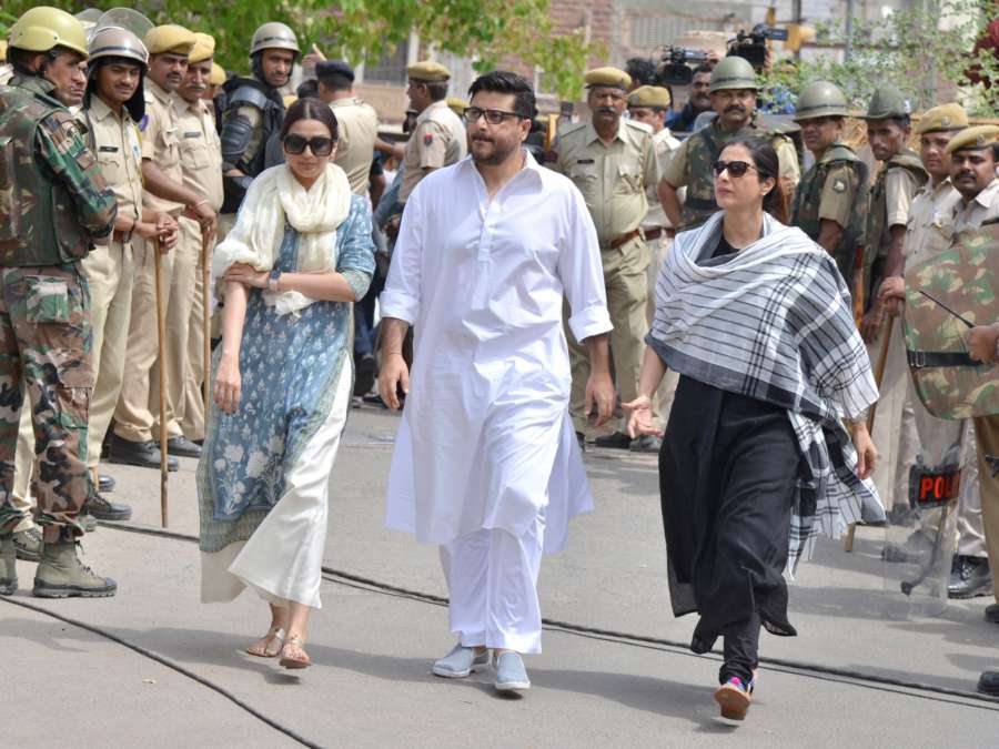 Jodhpur: Actress Sonali Bendre arrives to appear before a Jodhpur rural court in connection with the hearing in black buck poaching case, on April 5, 2018. While Actor Salman Khan was found guilty on Thursday in the 1998 black buck poaching case while the other four accused actors -- Sonali Bendre, Saif Ali Khan, Tabu and Neelam -- were acquitted of all charges. (Photo: IANS) by . 