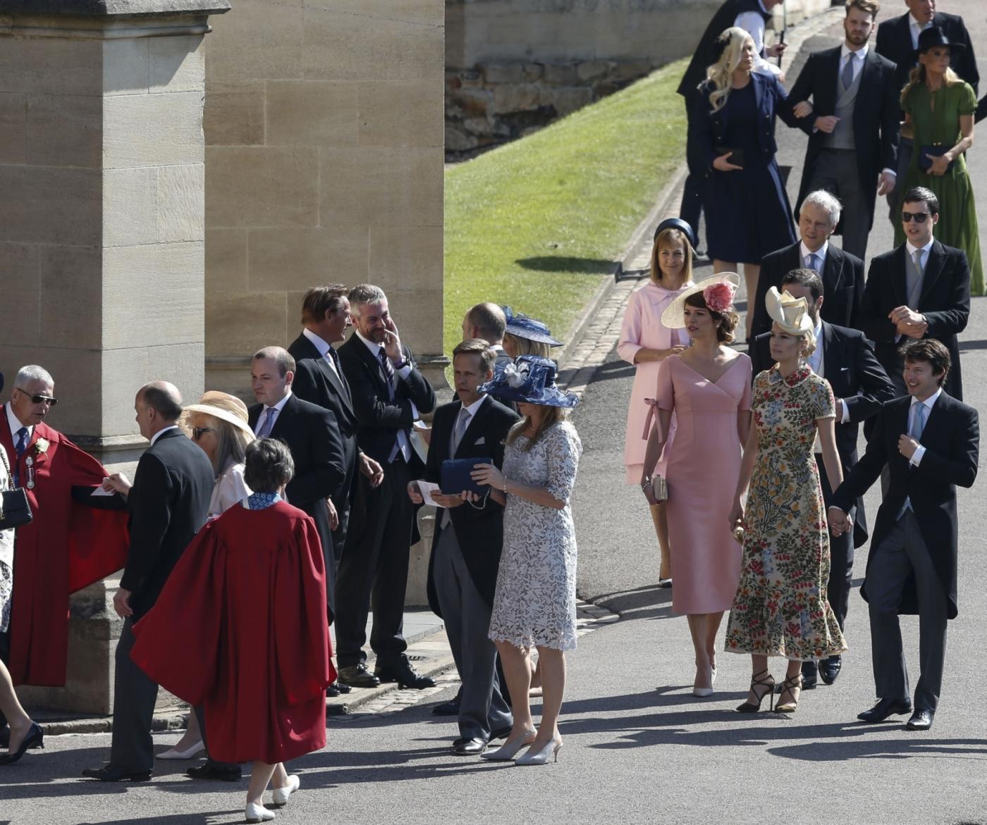 WINDSOR, May 19, 2018 (Xinhua) -- Guests arrive at St. George's Chapel in Windsor Castle for the royal wedding of Prince Harry and his bride Meghan Markle in Windsor, Britain, on May 19, 2018. (Xinhua/Han Yan/IANS) by . 