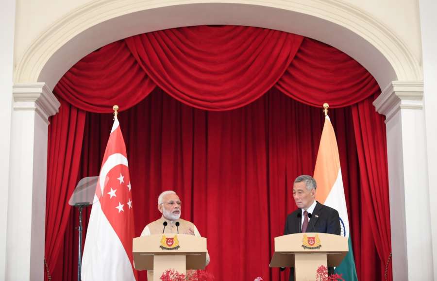 Singapore: Prime Minister Narendra Modi and the Prime Minister of Singapore Lee Hsien Loong at the Joint Media Statement, at Istana - Presidential Palace, in Singapore on June 01, 2018. (Photo: IANS/PIB) by .
