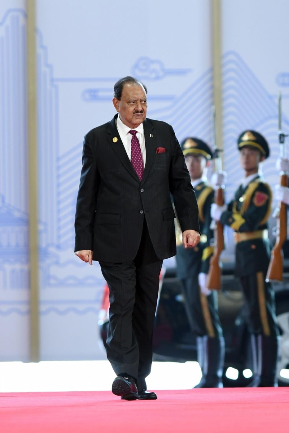 QINGDAO, June 10, 2018(Xinhua) -- Pakistani President Mamnoon Hussain arrives for a session of the 18th Shanghai Cooperation Organization (SCO) summit in Qingdao, east China’s Shandong Province, June 10, 2018. The SCO adheres to the Shanghai Spirit which features mutual trust, mutual benefit, equality, consultation, respect for diverse civilizations and pursuit of common development. (Xinhua/Jin Liangkuai/IANS) by .