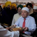 United Nations Secretary-General Antonio Guterres eats langar at the Golden Temple in Amritsar on Oct 3, 2018. (Photo: IANS) by . 