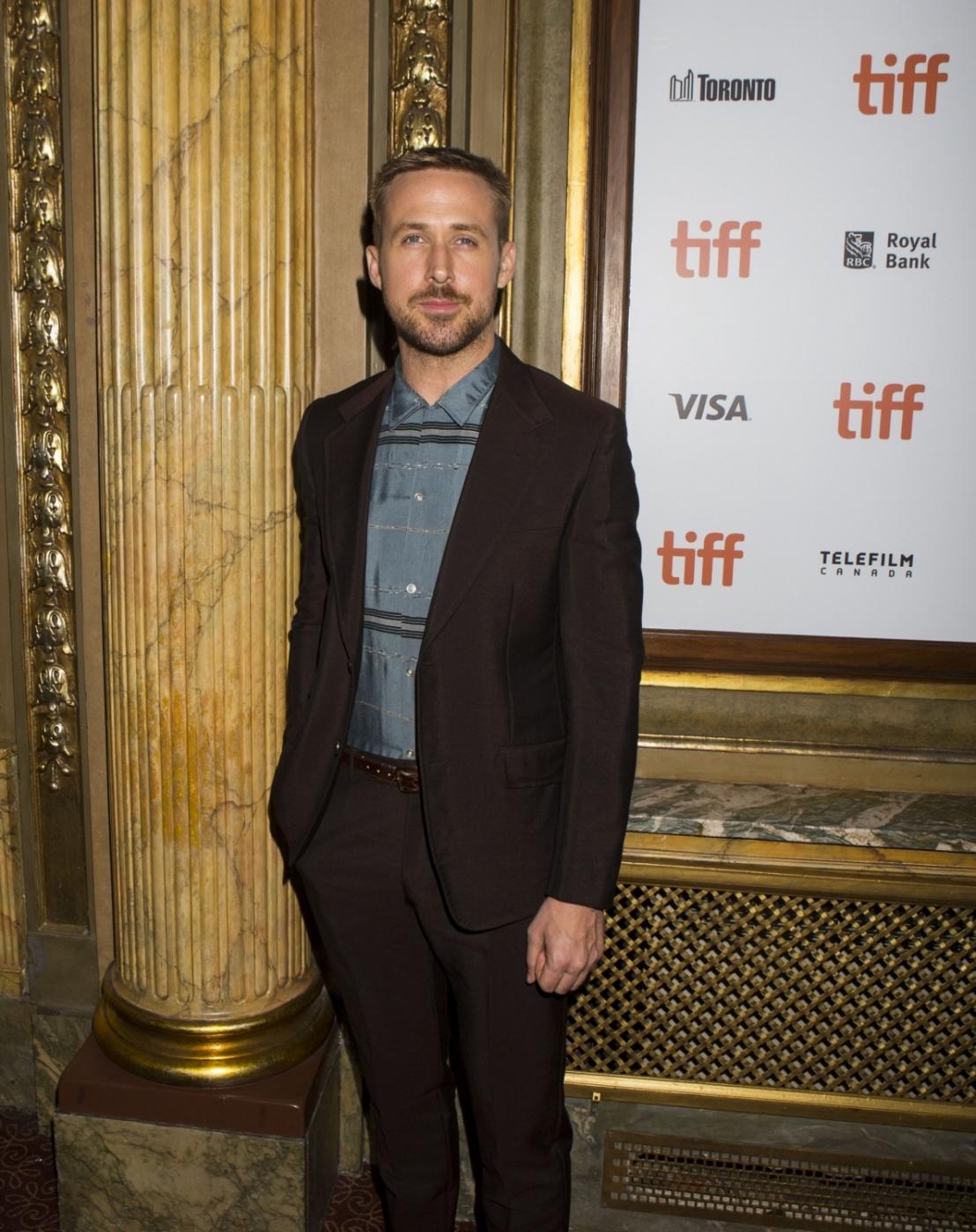 TORONTO, Sept. 10, 2018 (Xinhua) -- Actor Ryan Gosling poses for photos before the Canadian premiere of the film "First Man" during the 2018 Toronto International Film Festival in Toronto, Canada, on Sept. 10, 2018. (Xinhua/Zou Zheng/IANS) by .