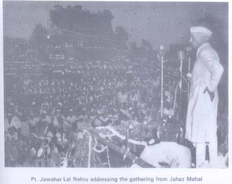 India's first Prime Minister Jawaharlal Nehru, who revived the festival in the early 60s, addressing members of both faiths. by . 