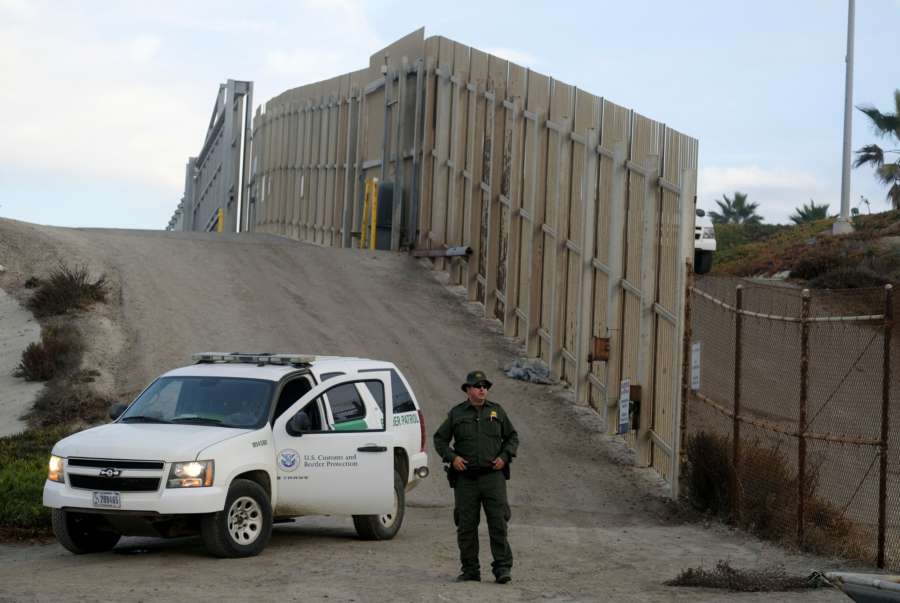 LOS ANGELES, Nov. 19, 2018 (Xinhua) -- Photo taken on Nov. 17, 2018 shows the border fence that divides the U.S. and Mexico in San Diego, California, the United States. Officers of the U.S. Customs and Border Protection (CBP) have tightened preparations at the U.S.-Mexico border in San Diego, California, for the arrival of massive caravans of Central American migrants. (Xinhua/Zhao Hanrong/IANS) by .