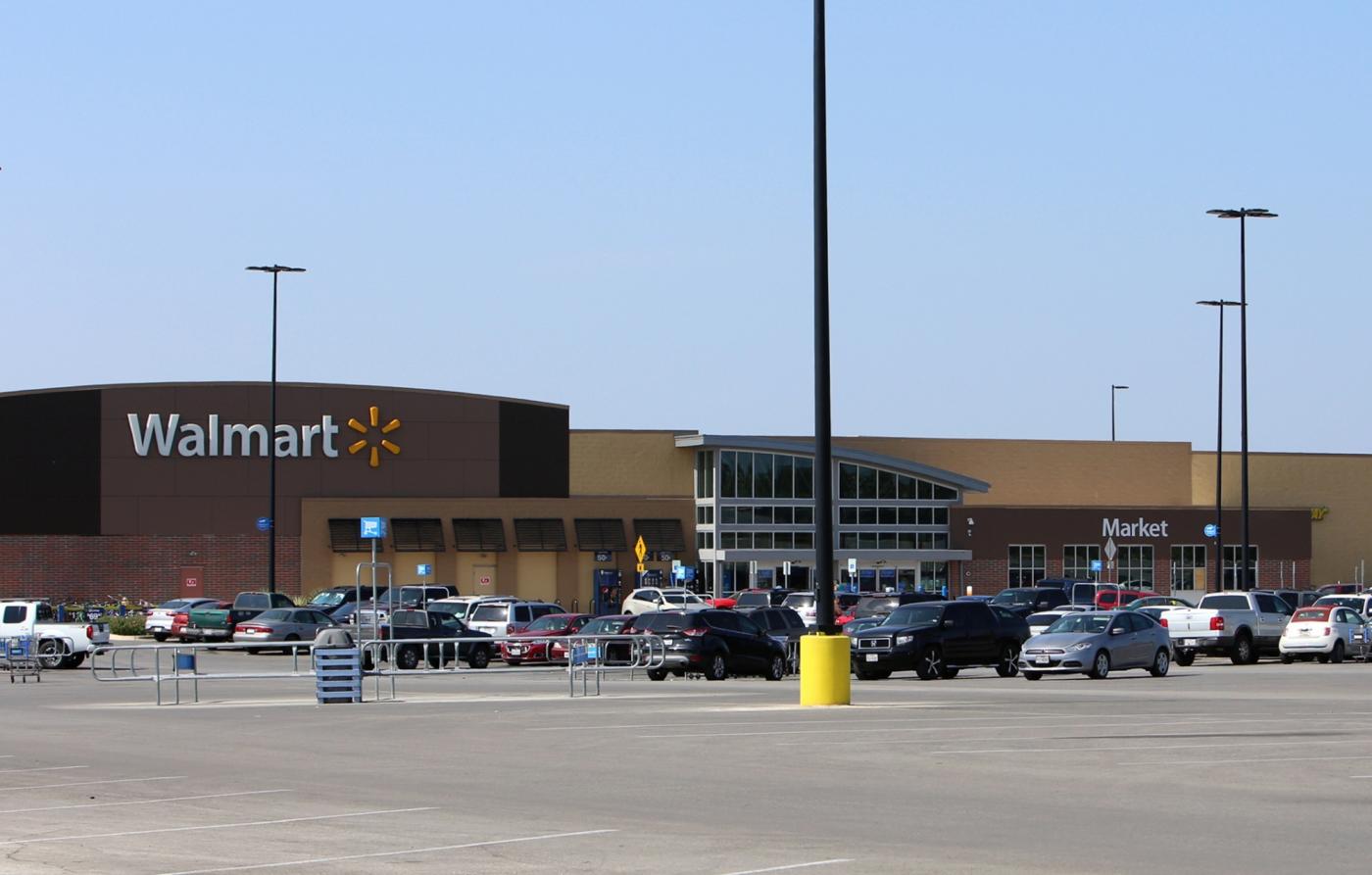 SAN ANTONIO (U.S.), July 23, 2017 (Xinhua) -- Photo taken on July 23, 2017 shows a Walmart parking area where an illegal immigrants' incident occurred in San Antonio, Texas, the United States. Eight people were found dead in a trailer carrying illegal immigrants at the Walmart parking area in southern Texas City of San Antonio early Sunday morning, authorities said. (Xinhua/Yan Bo/IANS) by . 