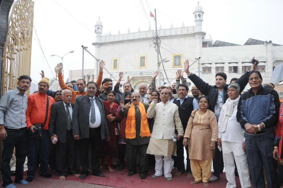 Amritsar: A group of Hindu pilgrims before leaving for Katasraj temple (Pakistan) at Durgiana Temple in Amritsar on Dec 10, 2015. (Photo: IANS) by .