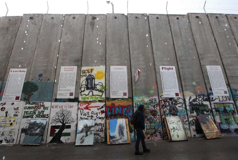 MIDEAST-BETHLEHEM-ART-EXHIBITION by .