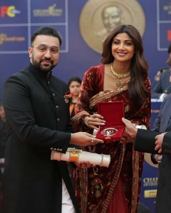 NRI accuses Shilpa Shetty, hubby of cheating in 'gold scam'. by . 