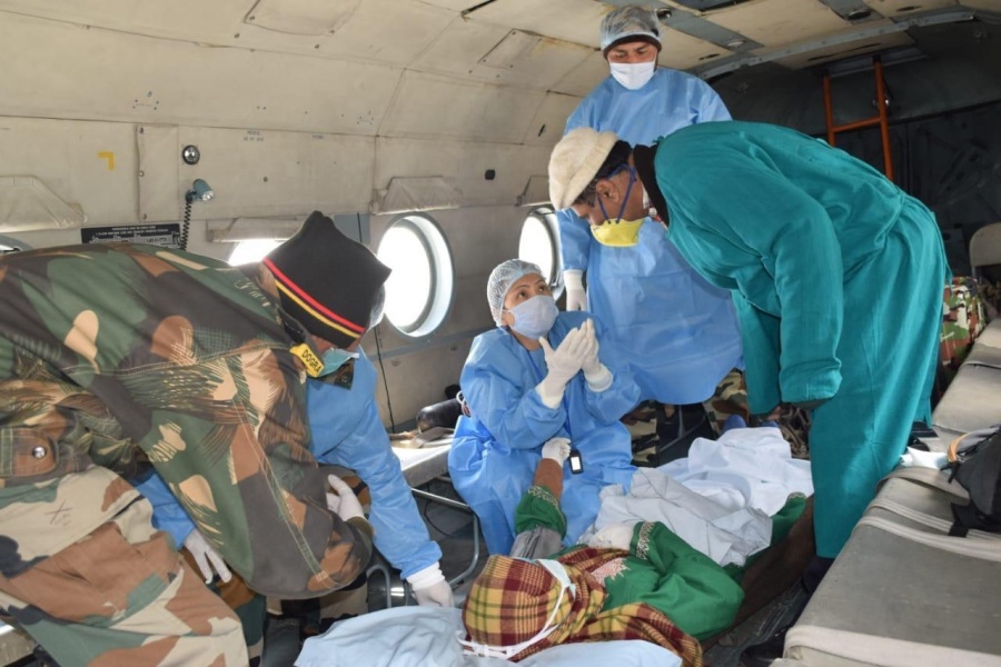 Dawar Army Camp of Snow Leopard Brigade airlifted a pregnant lady stranded at Dawar for last four days. Presently, the Gurez Valley is cut off from the rest of the Kashmir Valley due to high snow levels at Razdan Pass. On Apr 1, 2020 Dawar Army Camp of Snow Leopard Brigade received a requisition from civil administration for evacuation of Zytoona Begum, resident of Satni Village located very close to the Line of Control who had been critically ill. She was a case of Molar Pregnancy with excessive bleeding resulting in low Haemoglobin and needed urgent surgery. Soldiers of Snow Leopard Brigade activated the Gurez Helipad at short notice and the critically ill patient was continuously monitored before she could be evacuated by helicopter. She is presently undergoing treatment at Lal Ded Hospital at Srinagar. by . 