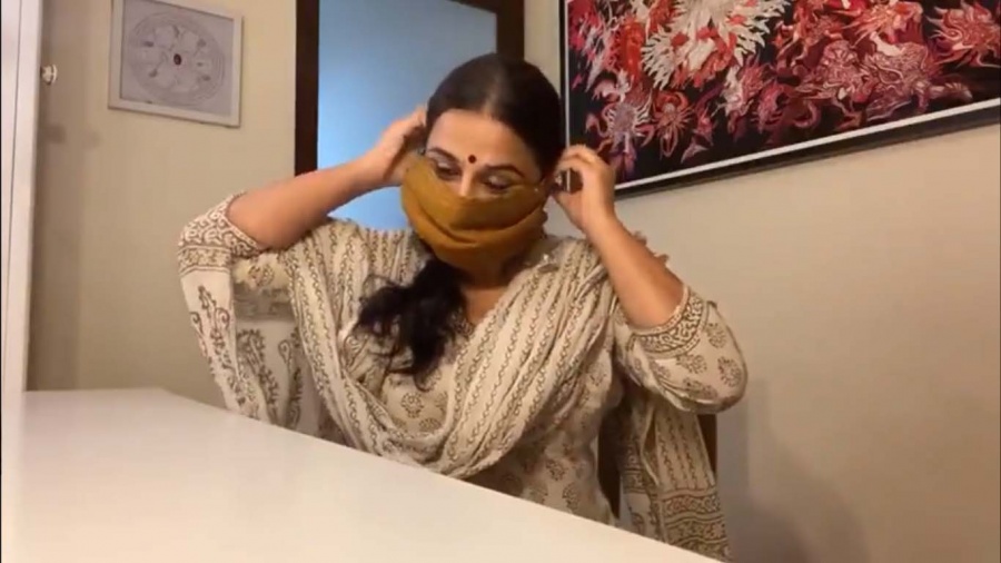 Lockdown diaries: Vidya Balan makes mask out of blouse piece. by . 