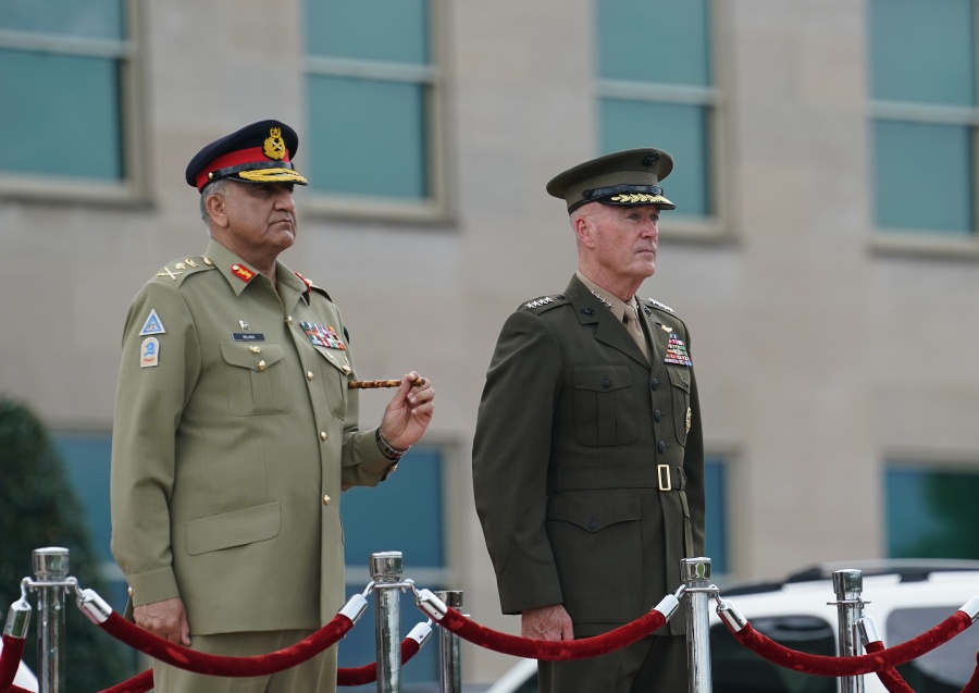 WASHINGTON, July 22, 2019 (Xinhua) -- Chairman of the U.S. Joint Chiefs of Staff Joseph Dunford (R) holds a welcome ceremony for Pakistani Chief of Army Staff Qamar Javed Bajwa at the Pentagon, Virginia, the United States, on July 22, 2019. (Xinhua/Liu Jie/IANS) by . 
