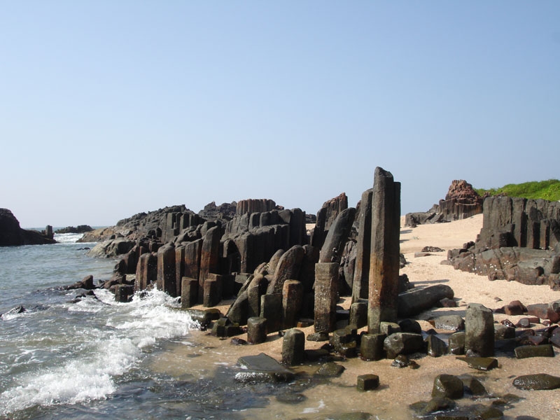 St Mary Islands, Volcanic rocks, Dacites, Near Malpe, Udupi, Karnataka. (Photo Courtesy: Ravi Mundkur) by . 