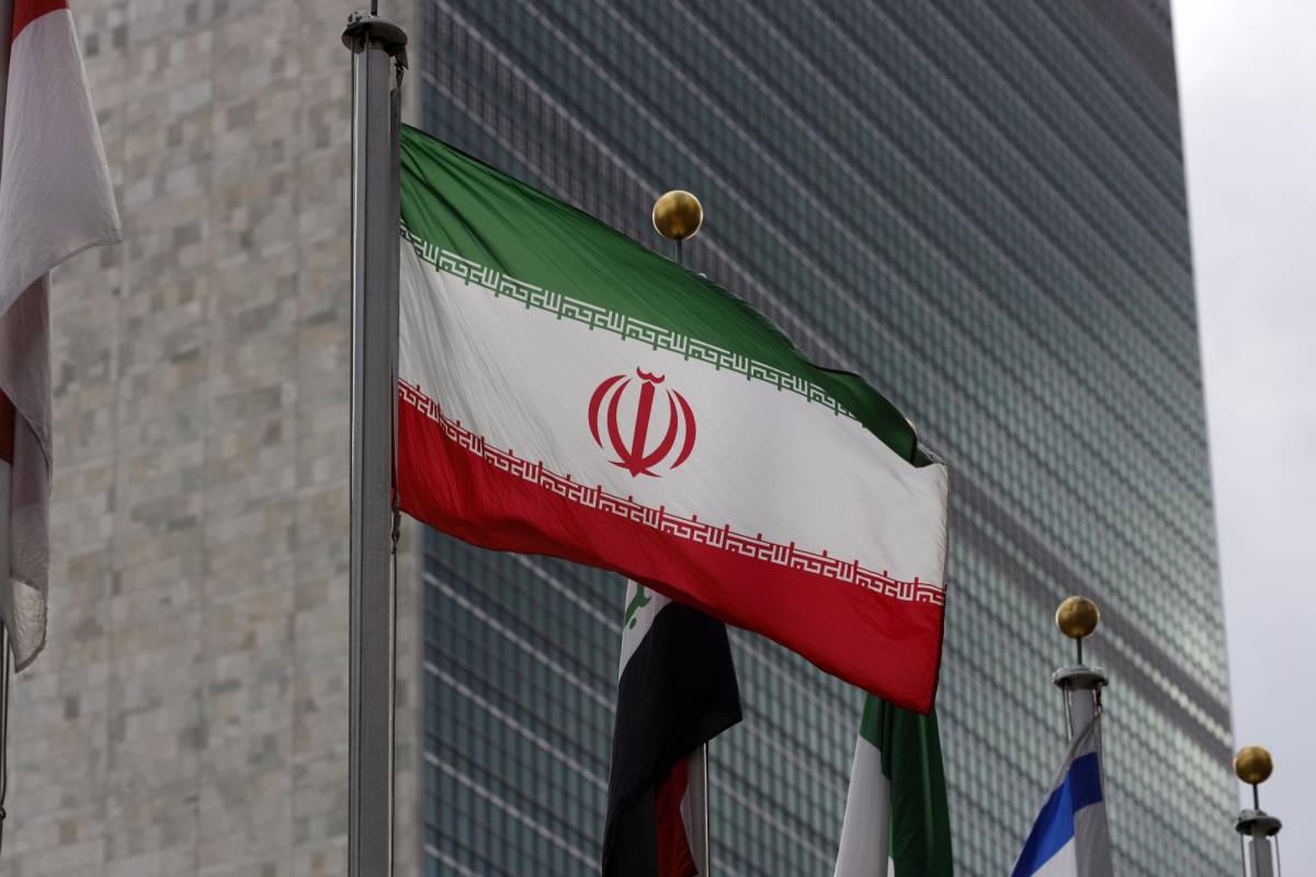 Iranian diplomat urges US to lift sanctions in effective manner