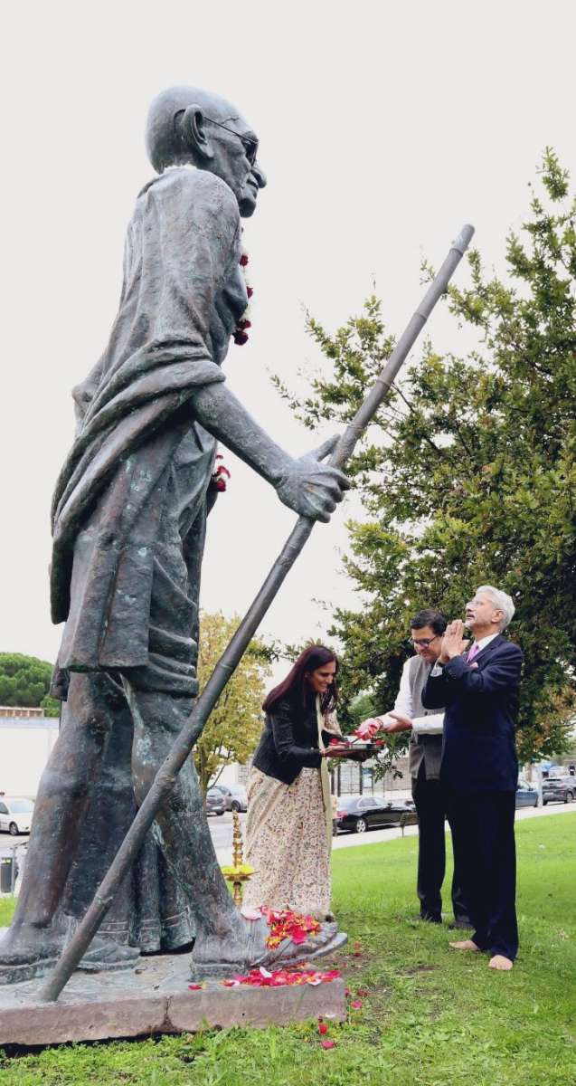 Jaishankar addresses Indian diaspora in Portugal