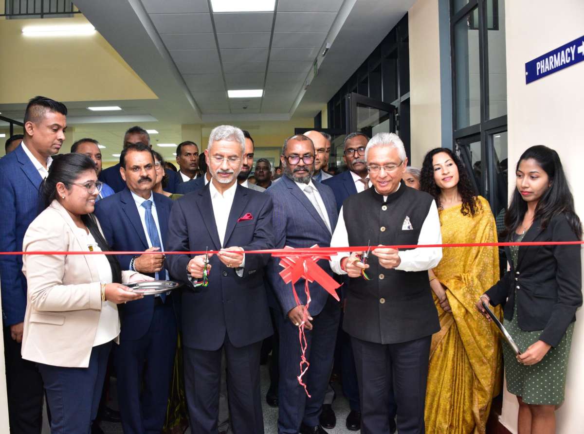 Jaishankar Debuts Jan Aushadhi Kendra Abroad in Mauritius