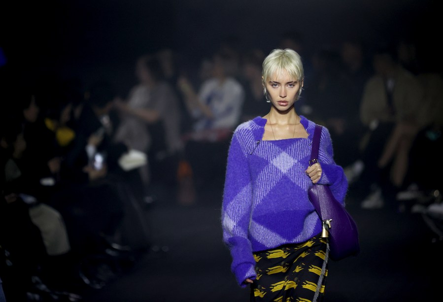 London Fashion Week bans exotic animal skin  