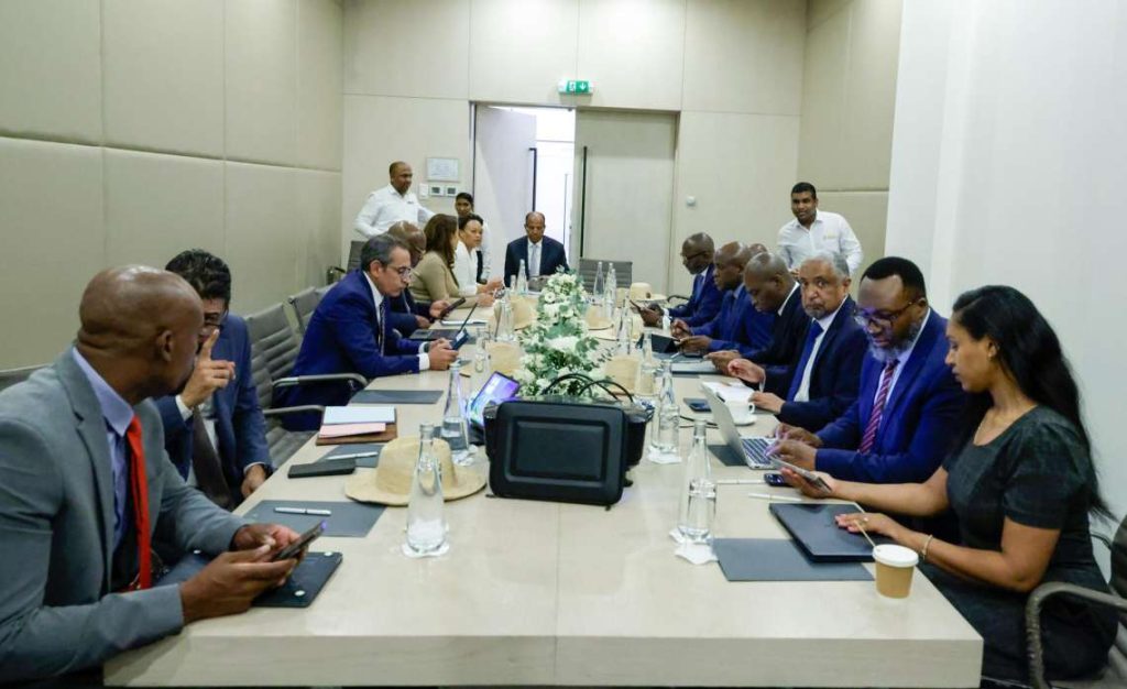 U Commission Chair Mahmoud Ali Youssouf chairs a high-level roundtable in Mauritius focused on reducing Africa’s risk premium