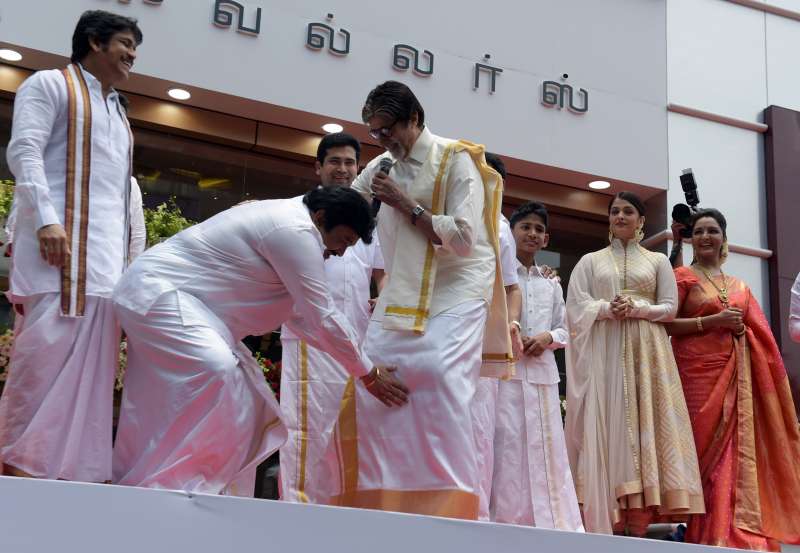 Actors Amitabh Bachchan, Akkineni Nagarjuna, Manju Warrier, Aishwarya Rai Bachchan and others at the inauguration of a jewellery store in Chennai