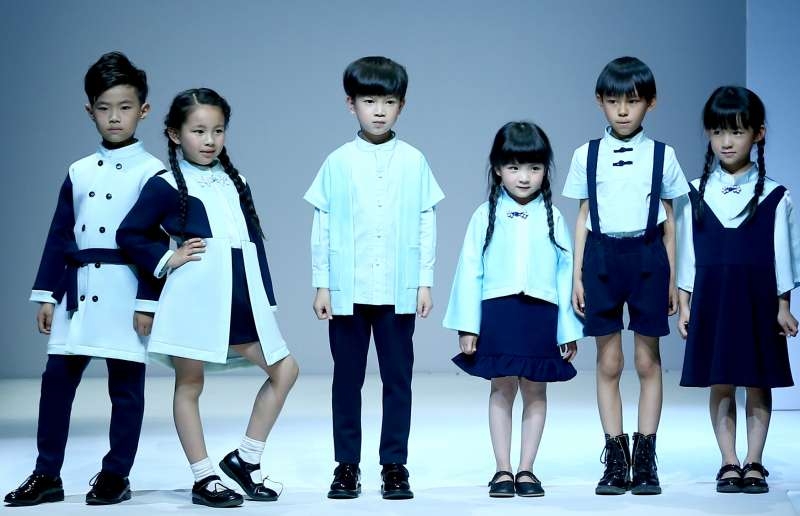 Model presents a creation by graduates of Tsinghua University and Milano Nuova Accademia di Belle Arti (NABA) during the 2015 China Graduate Fashion Week in Beijing, capital of China