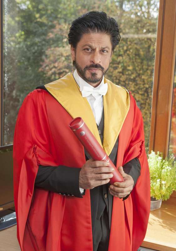 Shah Rukh Khan receives Honorary Degree from University Of Edinburgh 001