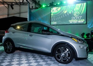 (161118) -- LOS ANGELES, Nov. 18, 2016 (Xinhua) -- A Chevrolet Bolt EV is displayed at the 2016 Los Angeles Auto Show, in Los Angeles, the United States, Nov. 17, 2016. The all-electric Chevrolet Bolt EV won Green Car of the year award at the 2016 Los Angeles Auto Show on Thursday. (Xinhua/Zhao Hanrong)(axy)