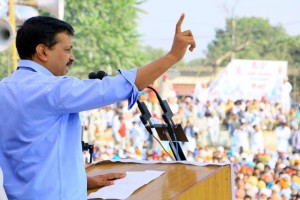 Moga: Delhi Chief Minister and AAP leader Arvind Kejriwal addresses a rally in Moga district of Punjab on Nov 22, 2016. (Photo: IANS)