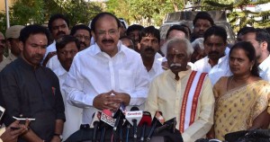 Union Ministers M. Venkaiah Naidu and Bandaru Dattatreya meet the family members of Srinivas Kuchibhotla (Photo: IANS)