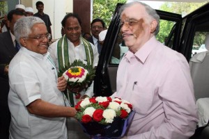 Kerala Governor P. Sathasivam  being welcomed at at Guest House in Tirumala (Photo: IANS)