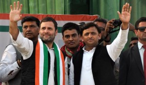 Congress vice president Rahul Gandhi and Uttar Pradesh Chief Minister Akhilesh Yadav during a rally ahead of Uttar Pradesh Assembly polls in Kanpur (Photo: IANS)