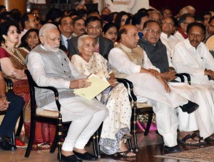 New Delhi: Prime Minister Narendra Modi along with Union Home Minister Rajnath Singh and other dignitaries, at a Civil Investiture Ceremony, at Rashtrapati Bhavan, in New Delhi on April 13, 2017. (Photo: IANS/PIB)