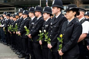 (170329) -- LONDON, March 29, 2017 (Xinhua) -- Police officers attend an event on Westminster Bridge to commemorate the victims of last week's terror attacks in London, Britain on March 29, 2017. (Xinhua/Ray Tang)